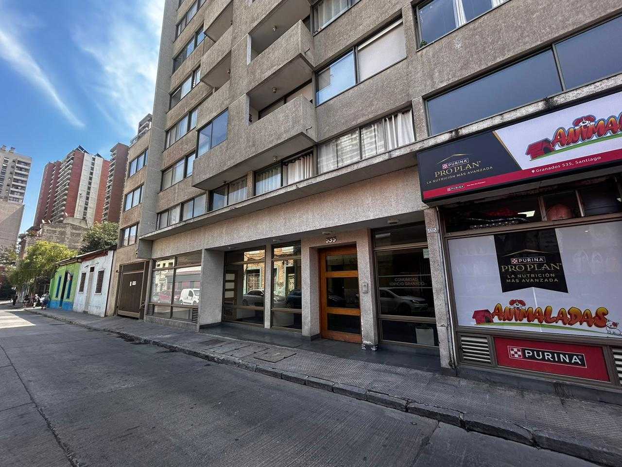 Departamento a pasos de metro Santa Lucia