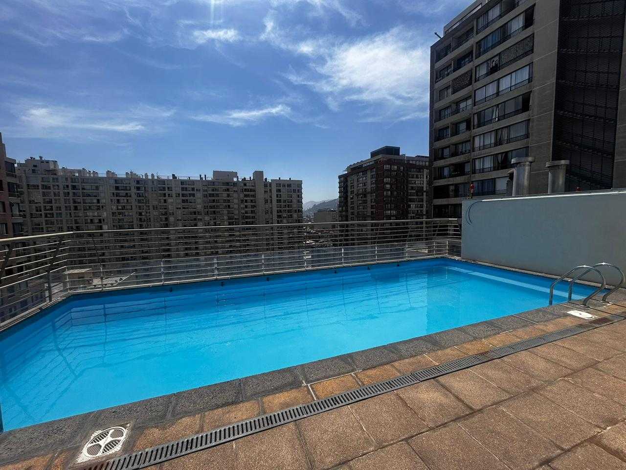 Departamento a pasos de metro Santa Lucia