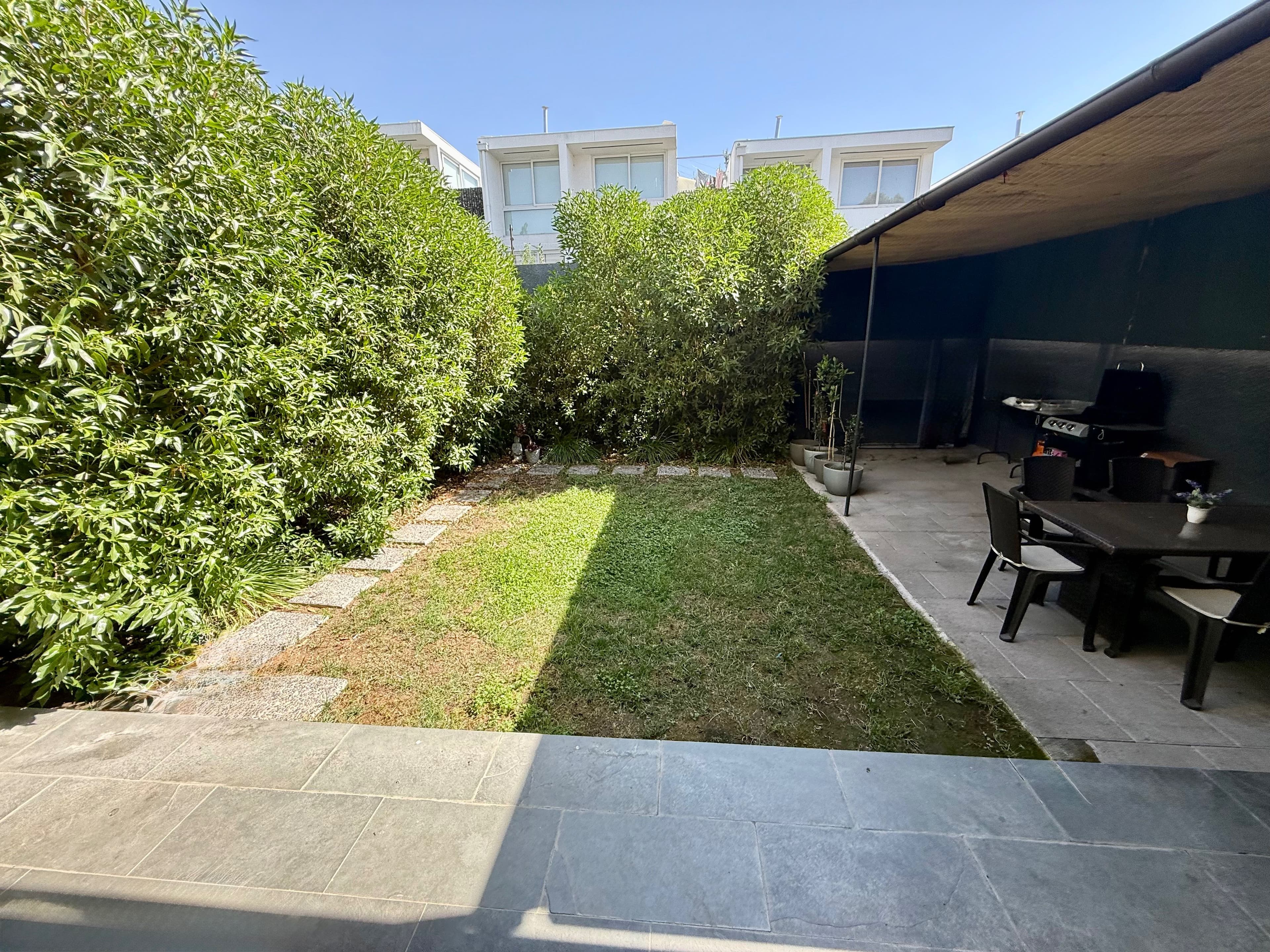 Casa townhouse Peñalolen semi nueva — imagen 1 de 25