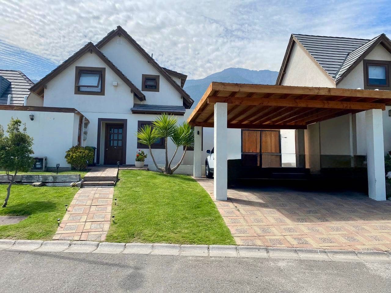 ARRIENDO CASA EN CONDOMINIO — imagen 1 de 20